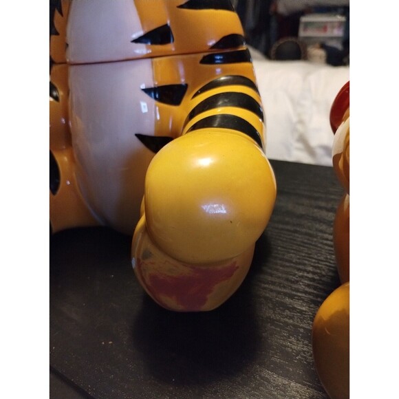 Vintage Disney's Winnie the Pooh Tigger & Winnie Cookie Jar Pair RARE - Picture 6 of 16
